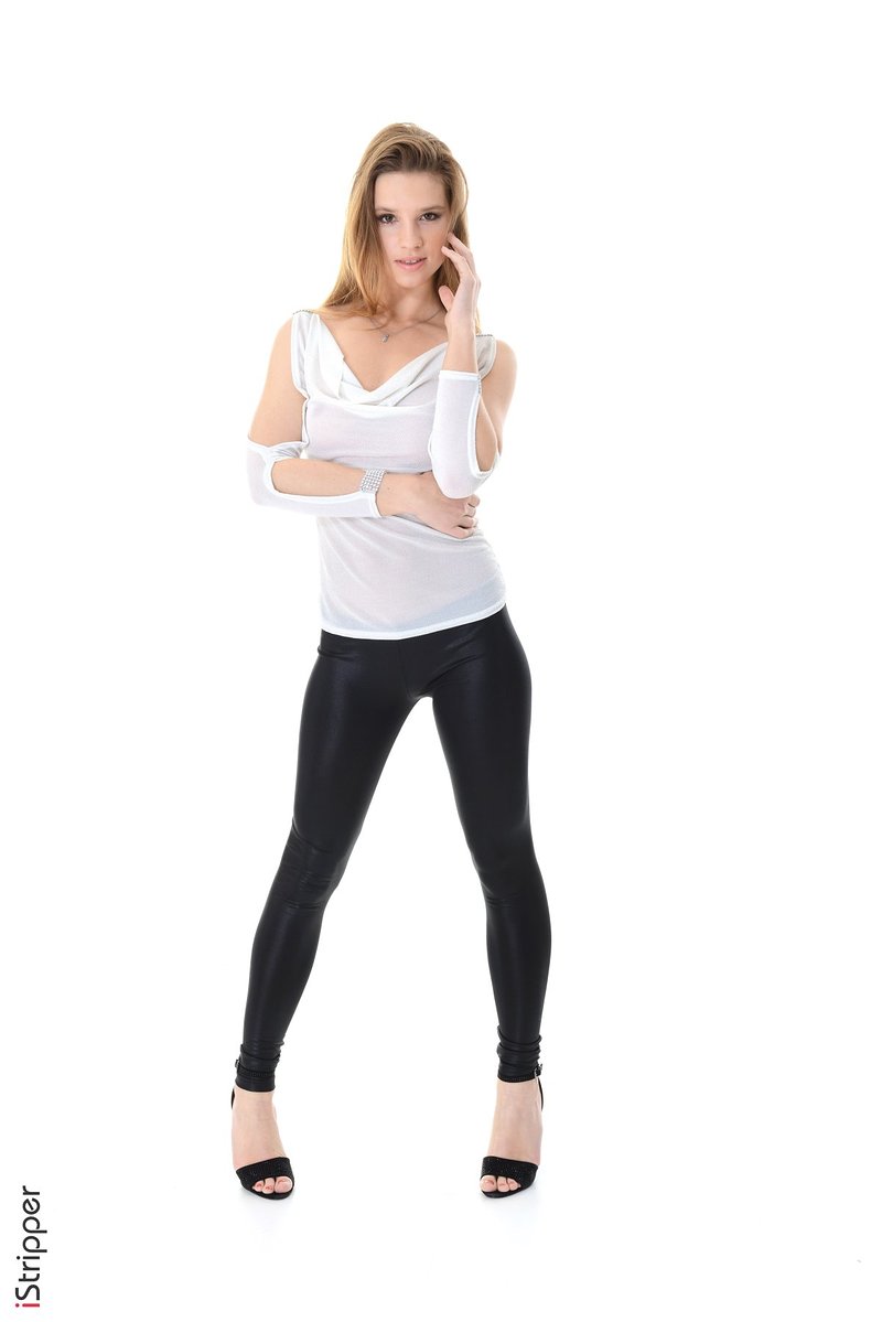 Лидия, 18 лет, 3 размер груди